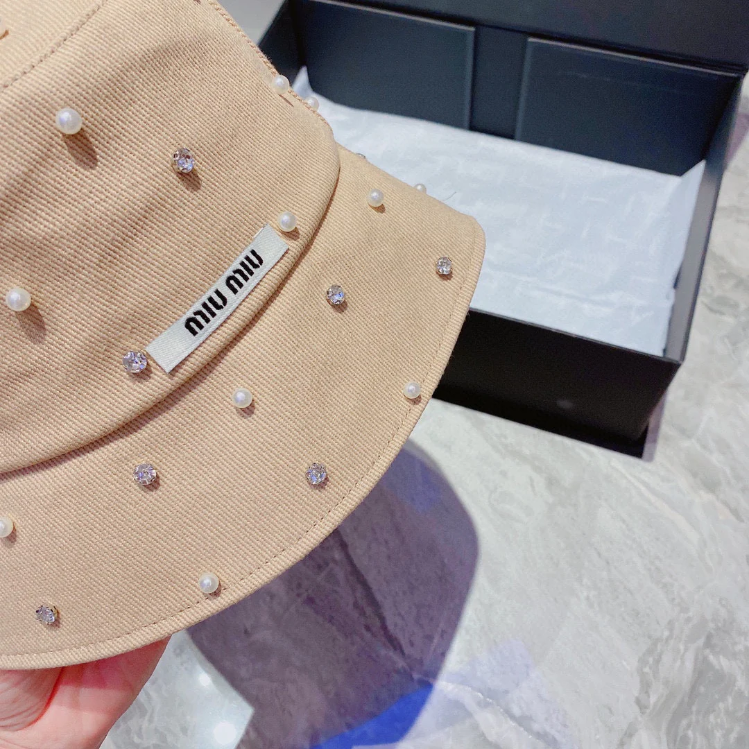Miu Miu — популярный товар в интернете — панама из парусины — богато украшена жемчугом и стразами — 5 цветов