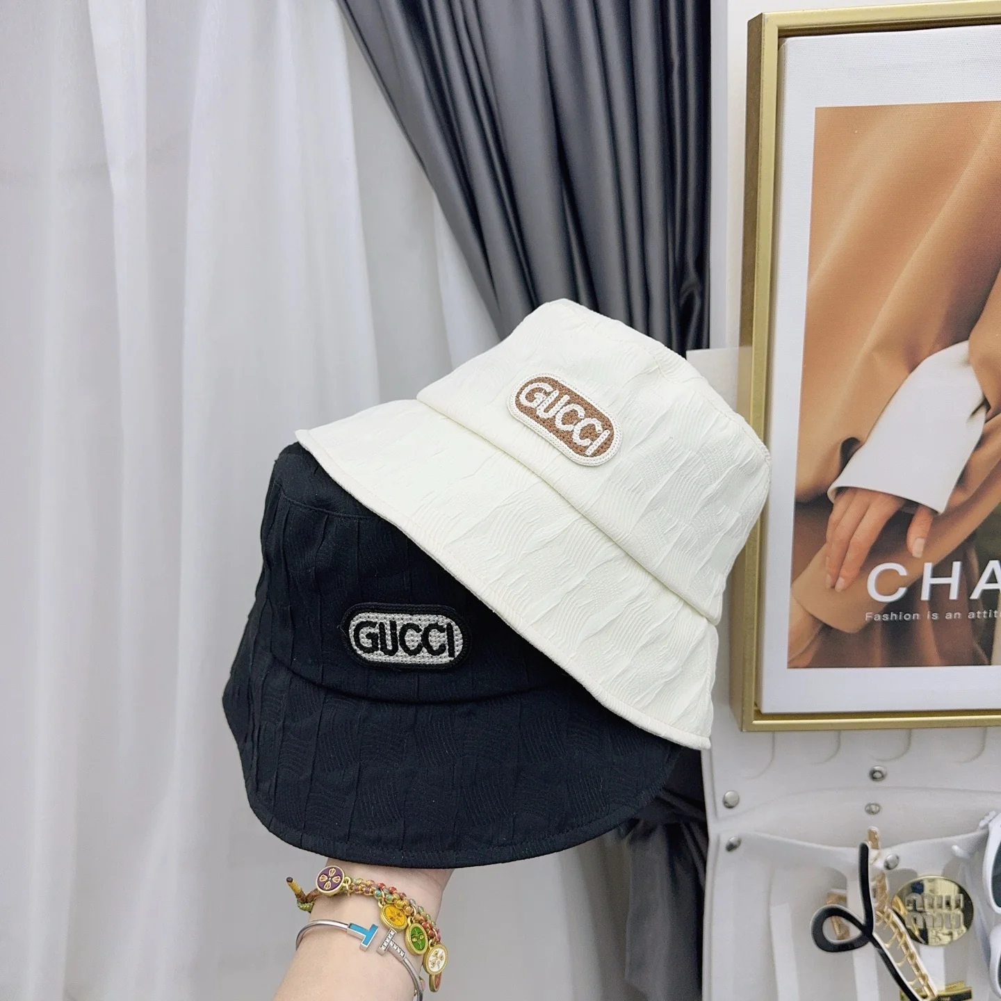 Панама с логотипом Gucci, белая.