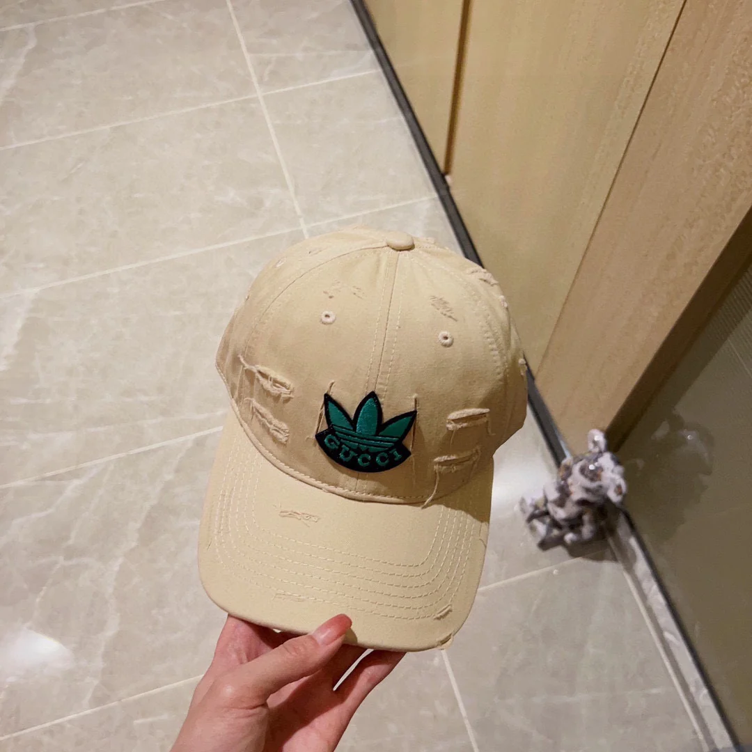 Новинка сезона весна/лето 2023 от Gucci - Бейсболка - Коллаборация - Off-White