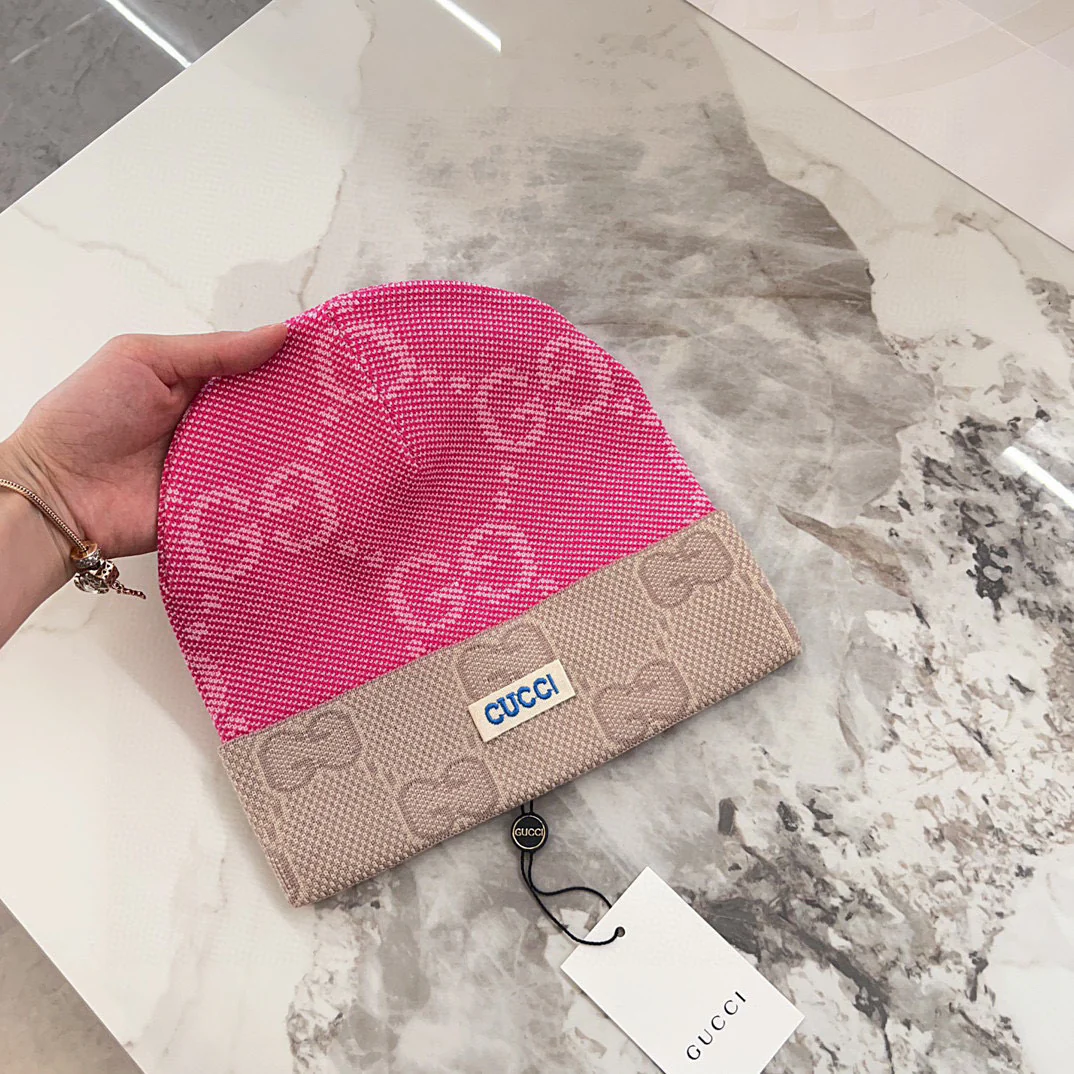 Gucci - Вязаная шапка с цветовыми блоками - Розовая