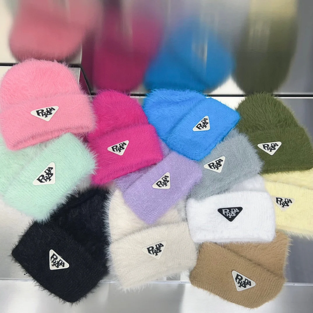 Prada - Новая шапка из искусственного меха норки