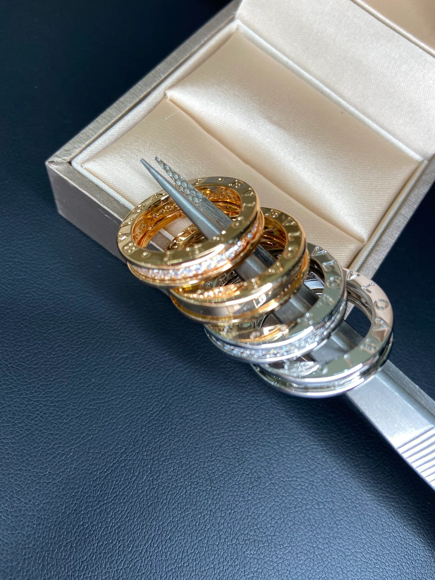 Кольцо Bvlgari 018