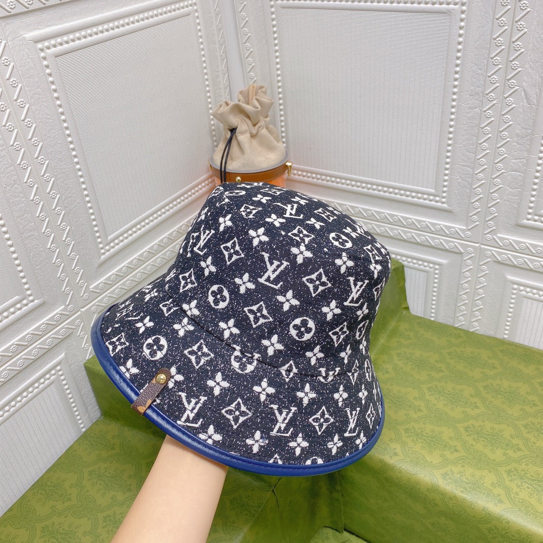 LV - Рыбацкая шляпа с кожаной отделкой и монограммой