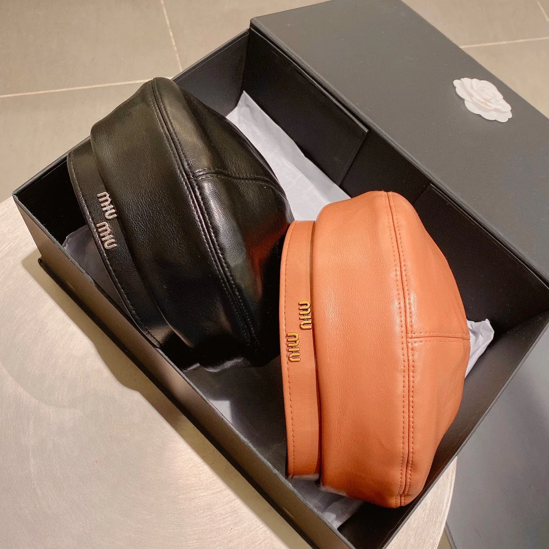 Кожаный берет Miu Miu - черный