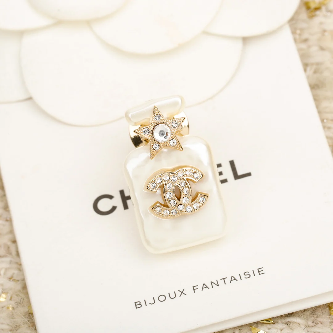 Брошь Chanel 130