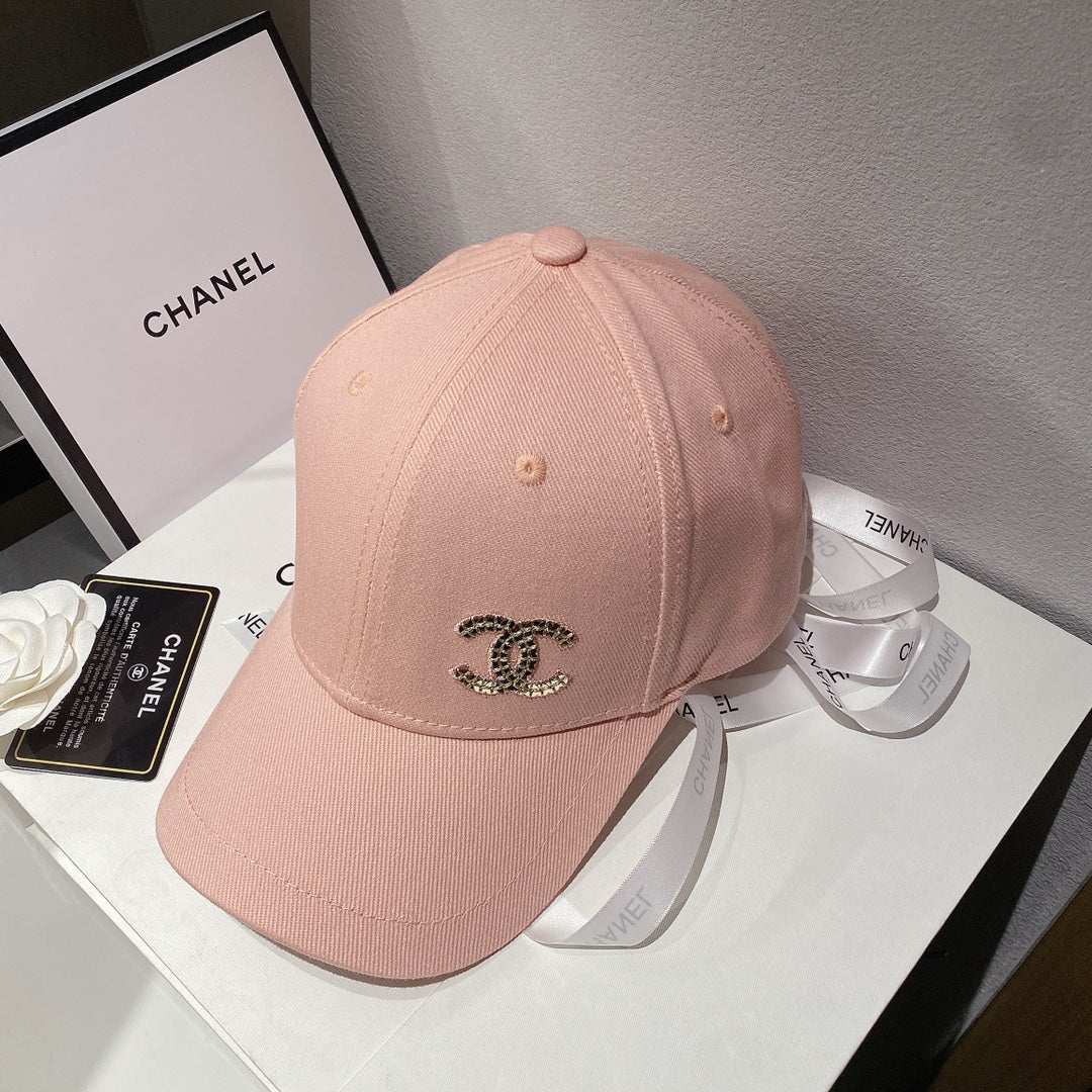 Chanel - Розовая бейсболка