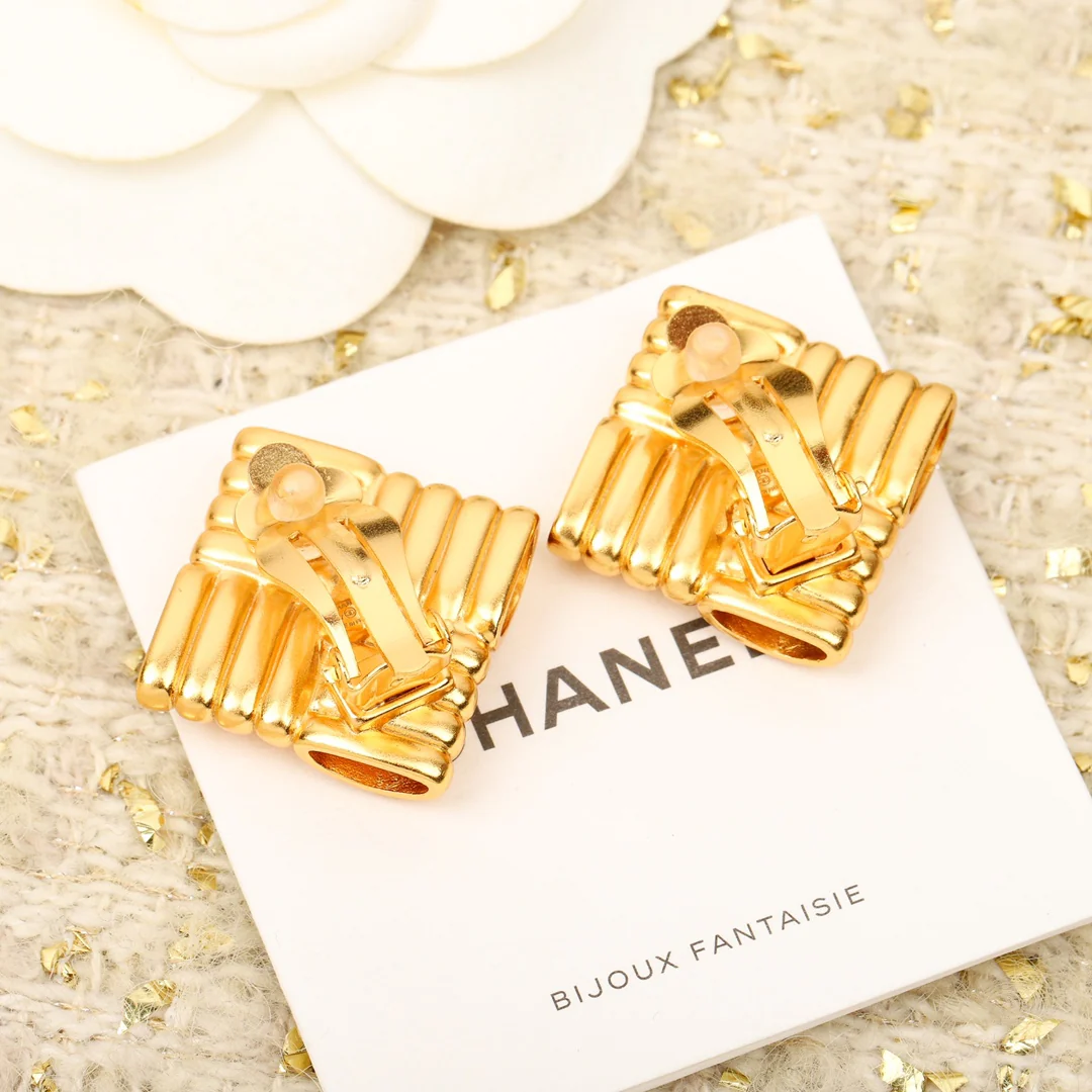 Серьги Chanel - клипсовые, модель 834