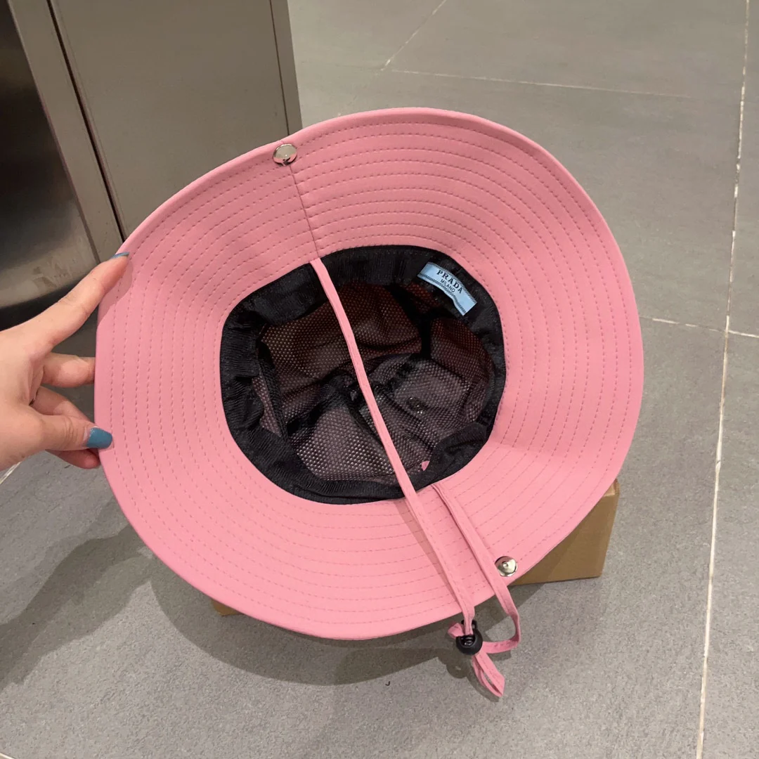 Новинка сезона весна/лето 2023 от Prada - Широкополая панама - Розовая