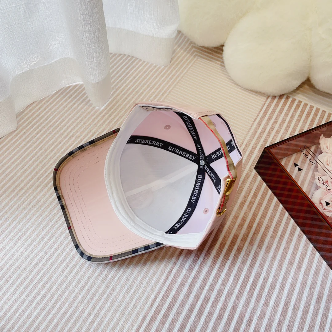 Новинка сезона весна/лето 2023 от Burberry - Худи