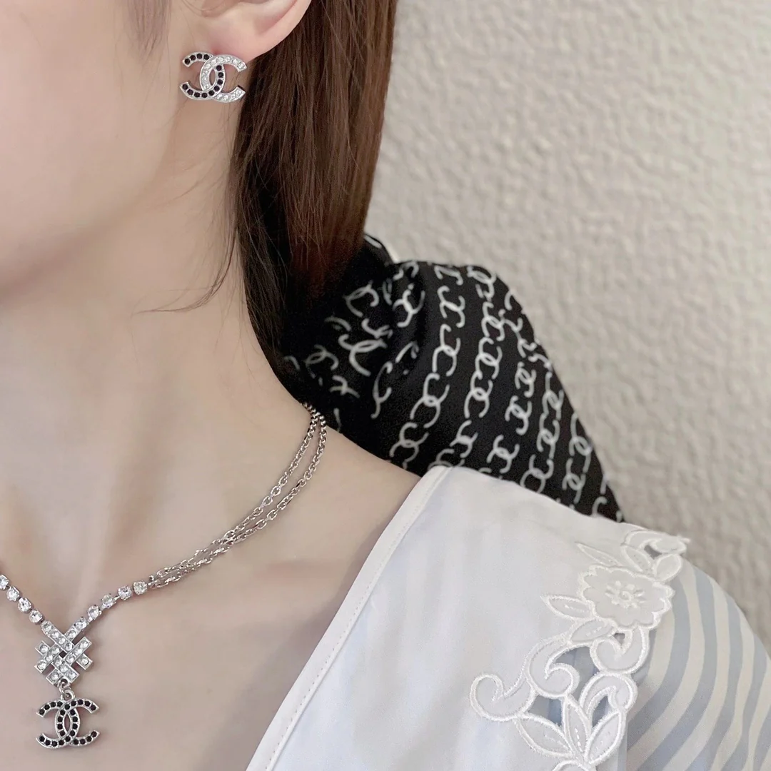 Колье Chanel 556