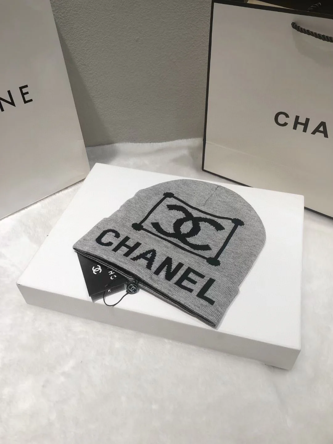 Chanel - Разноцветная вязаная шапка-бини - 4