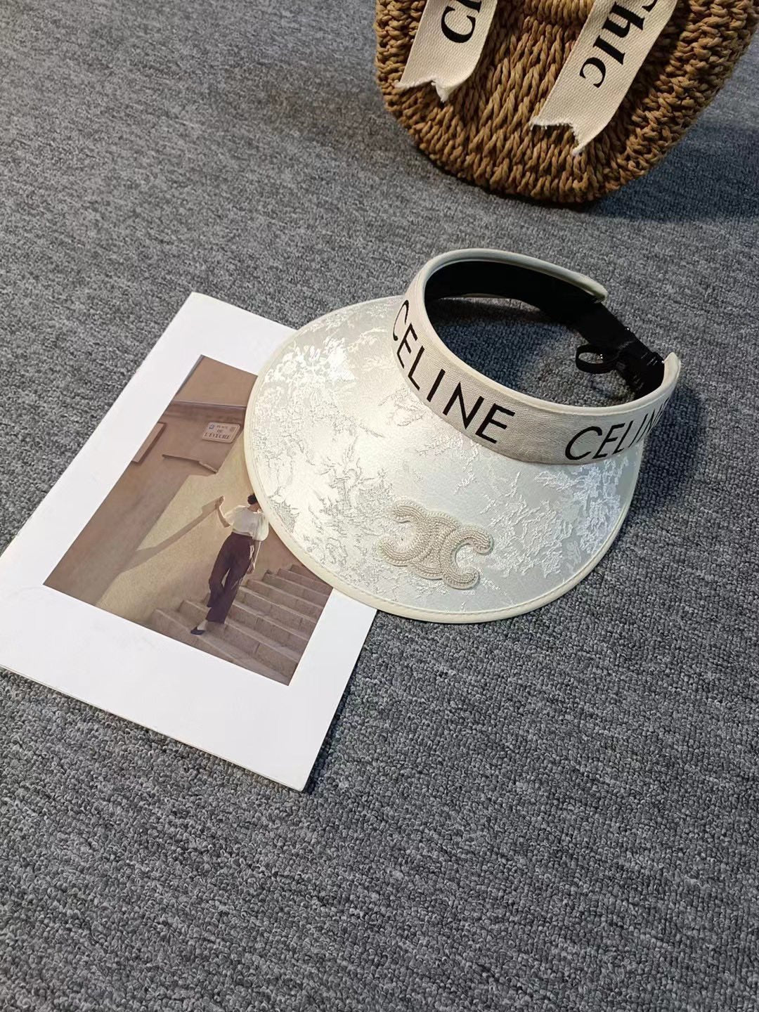 Солнцезащитная шляпа Celine с вышитым логотипом