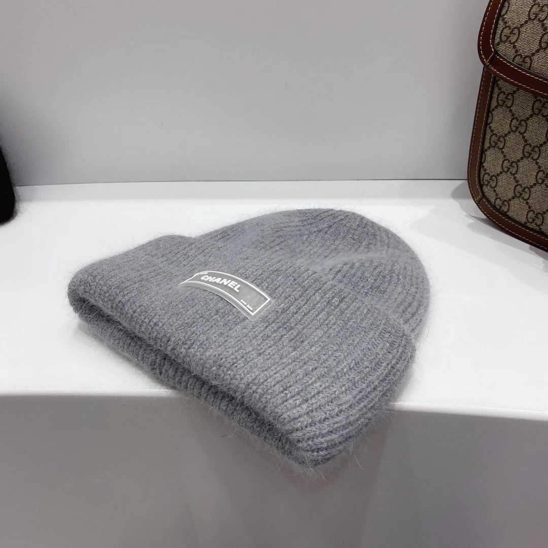 Chanel - Вязаная шапка из кроличьего меха - Серая
