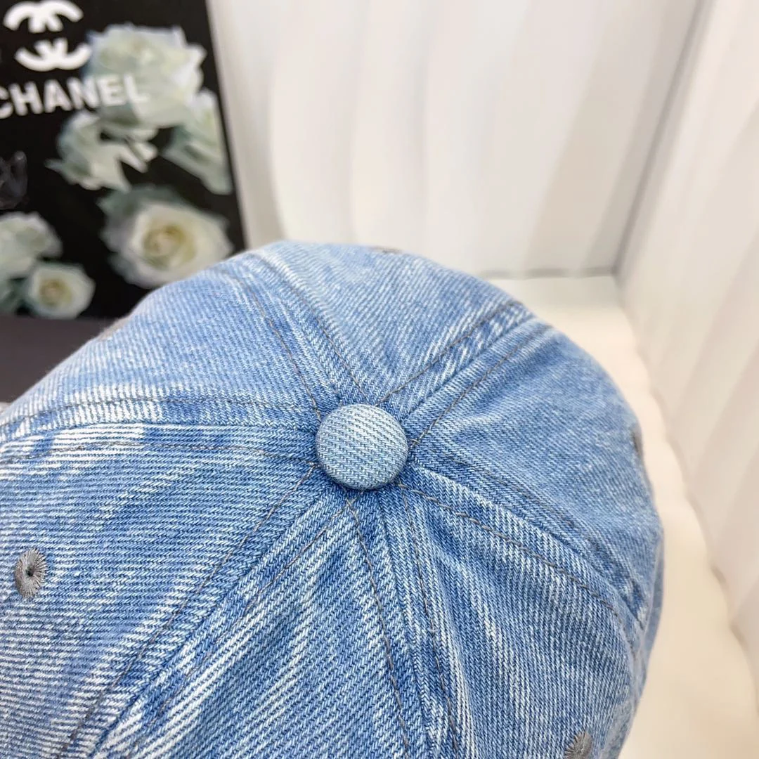 Miu Miu - Новая джинсовая бейсболка 2024 года