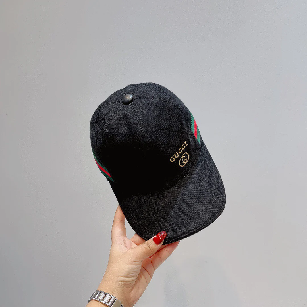 Классическая холщовая бейсболка Gucci с небольшой вышивкой - черная