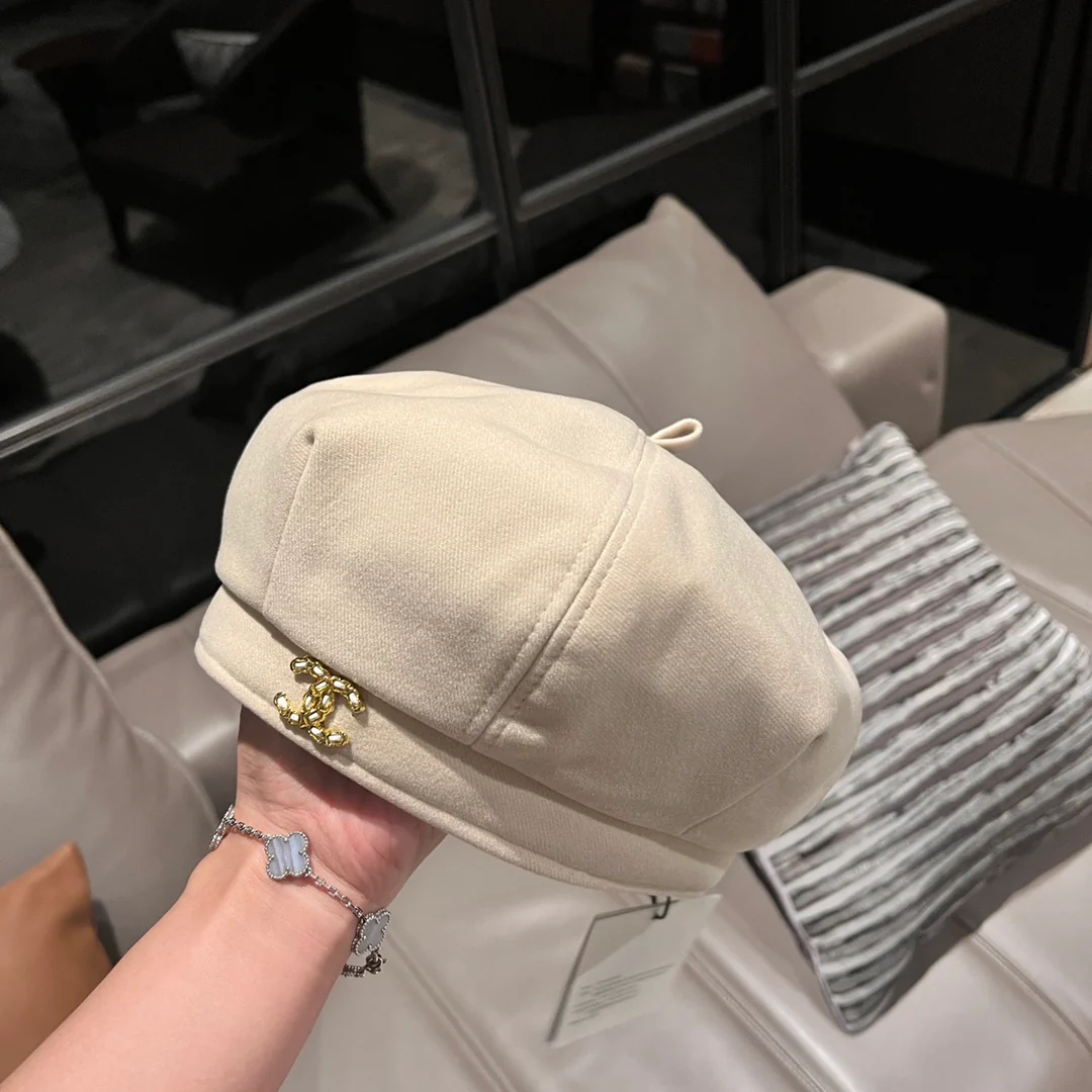 Новейший берет Chanel 2022 года