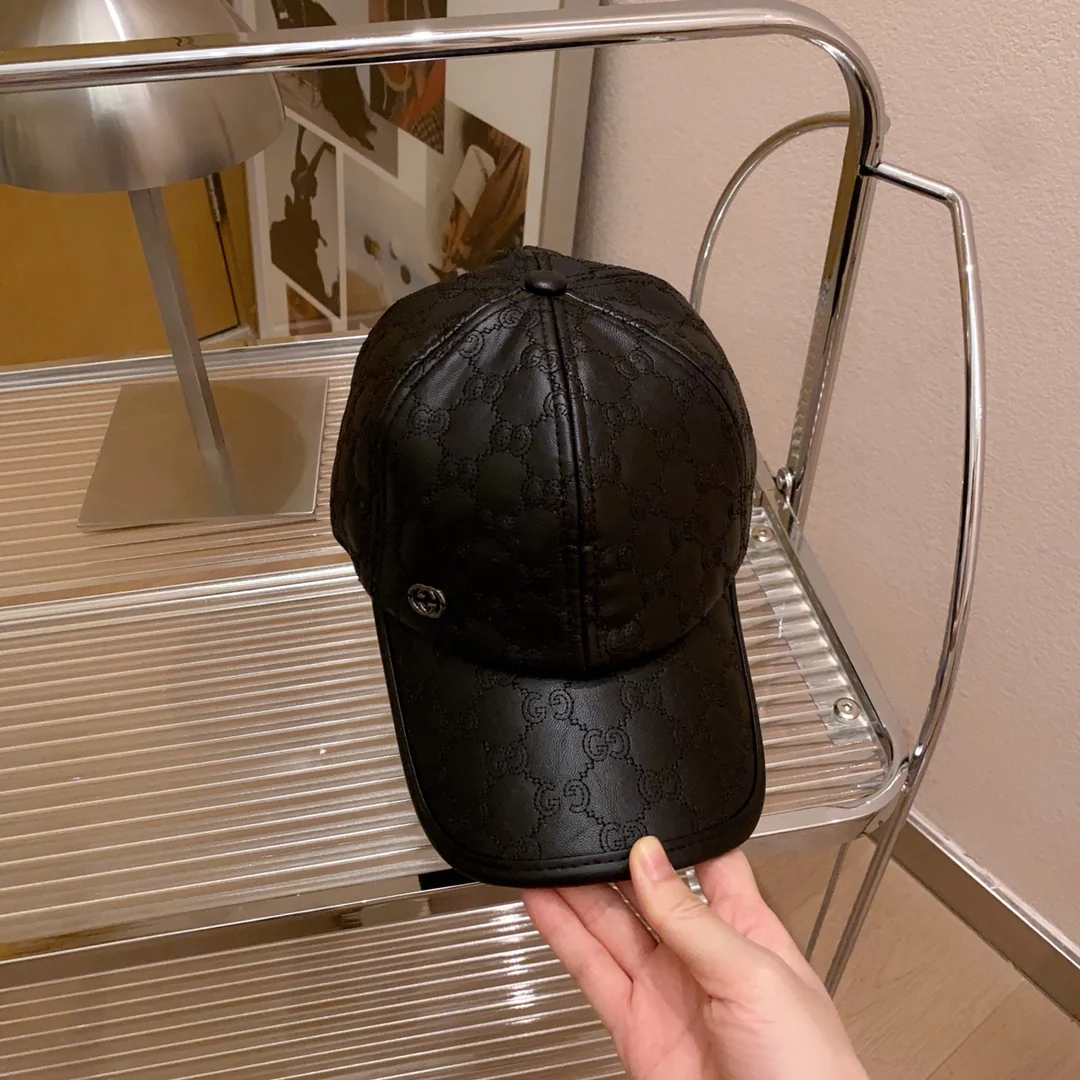 Кожаная бейсболка Gucci - черная