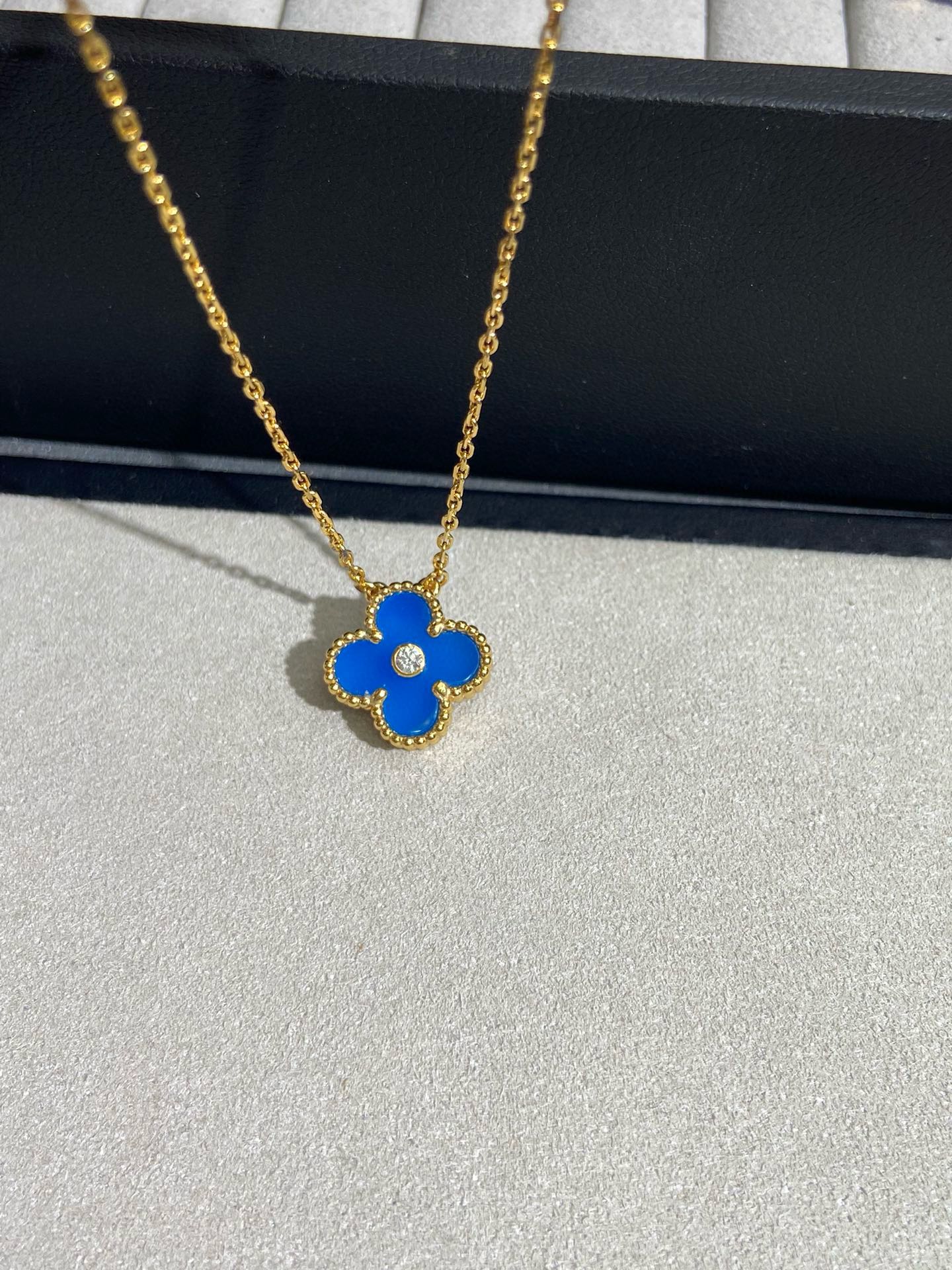 Ван Веккьо - Брошь 012-1