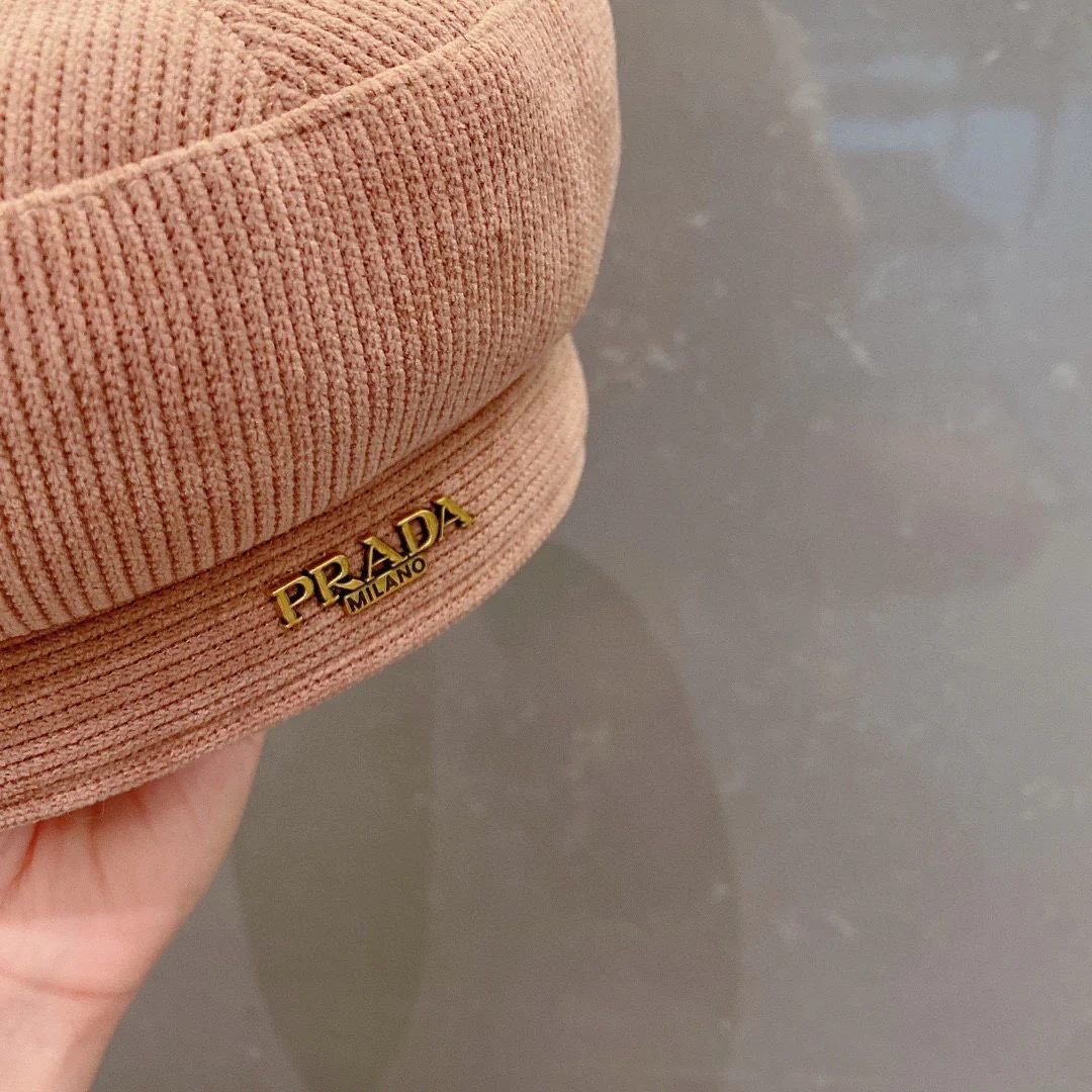 Берет из вельвета Prada - абрикосовый