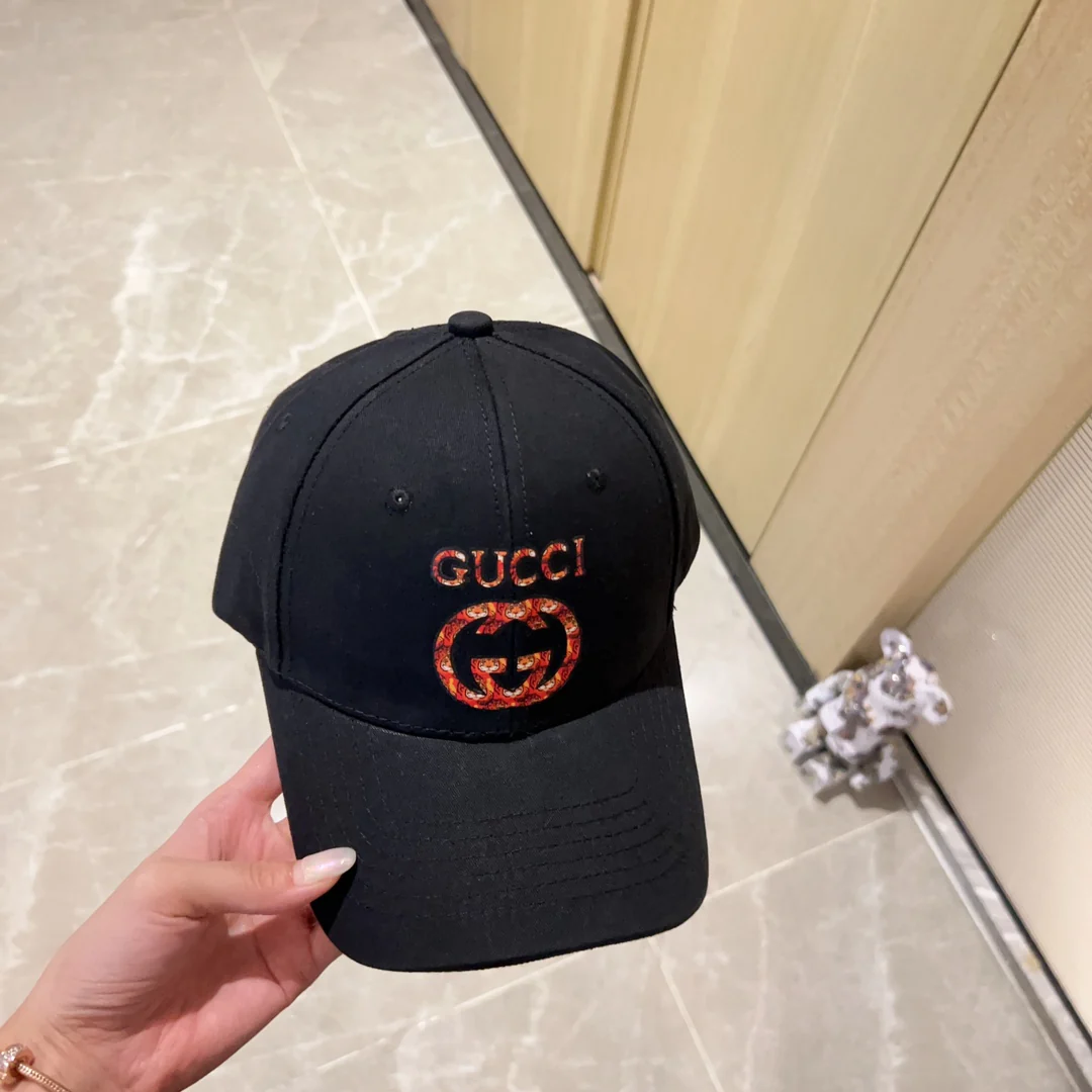 Бейсболка Gucci Весна/Лето 2023