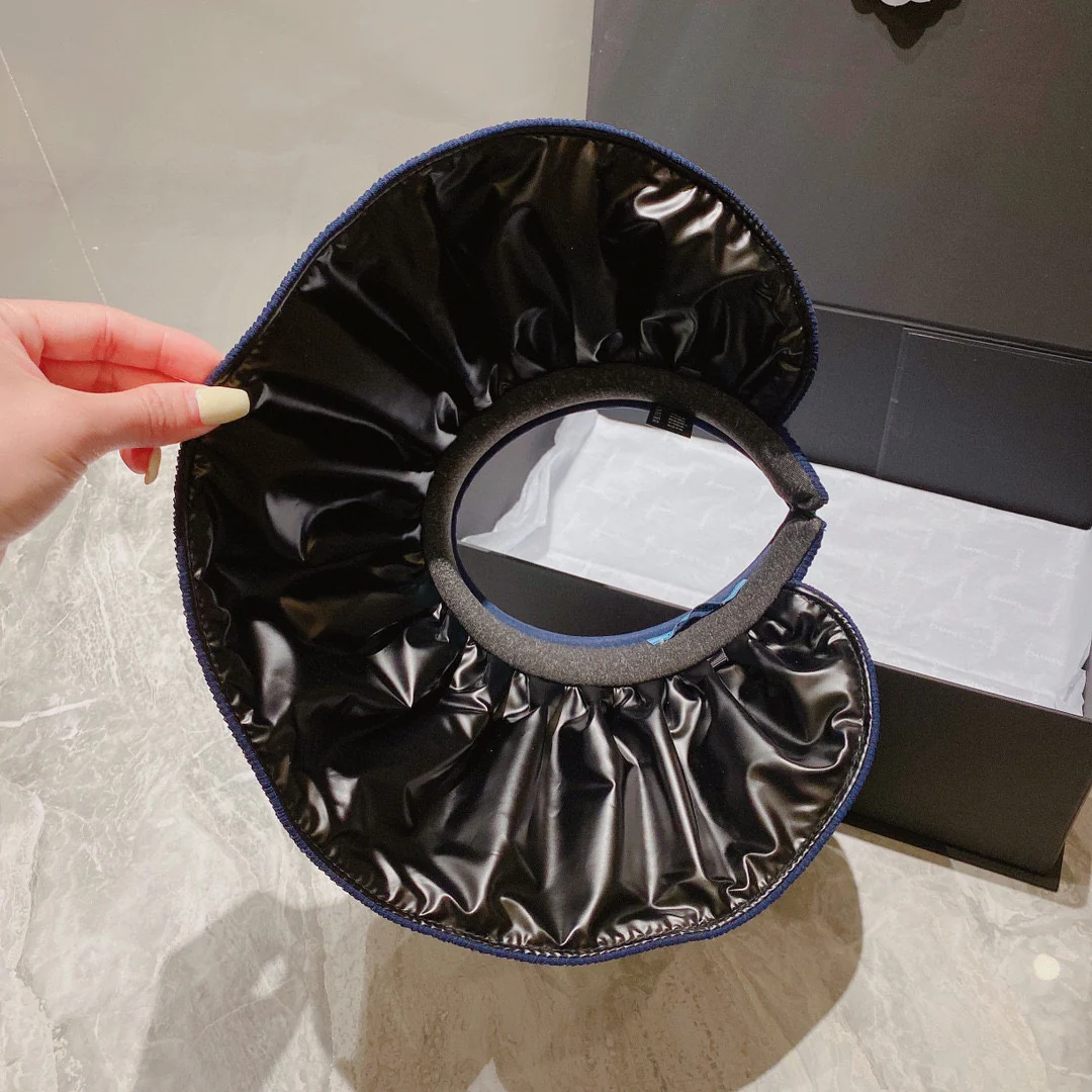 Prada - Классическая треугольная шляпа от солнца