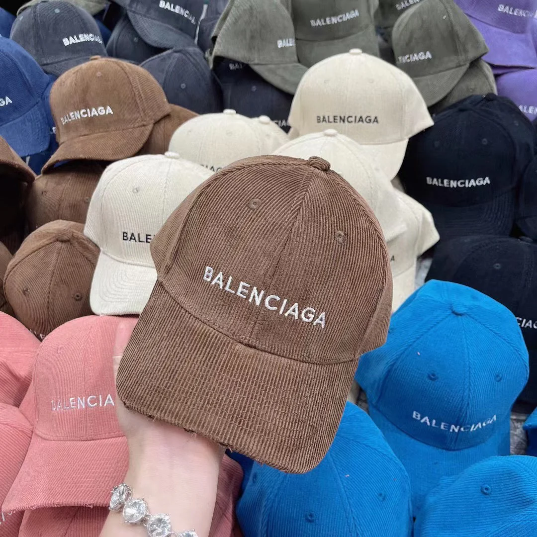 Бейсболка Balenciaga из разноцветного вельвета
