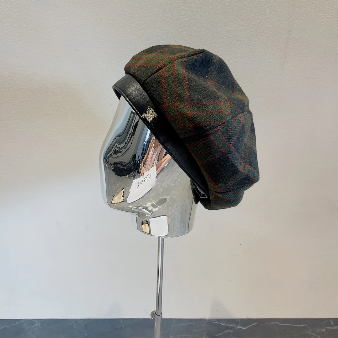 Восьмиугольный берет Burberry в клетку - черный