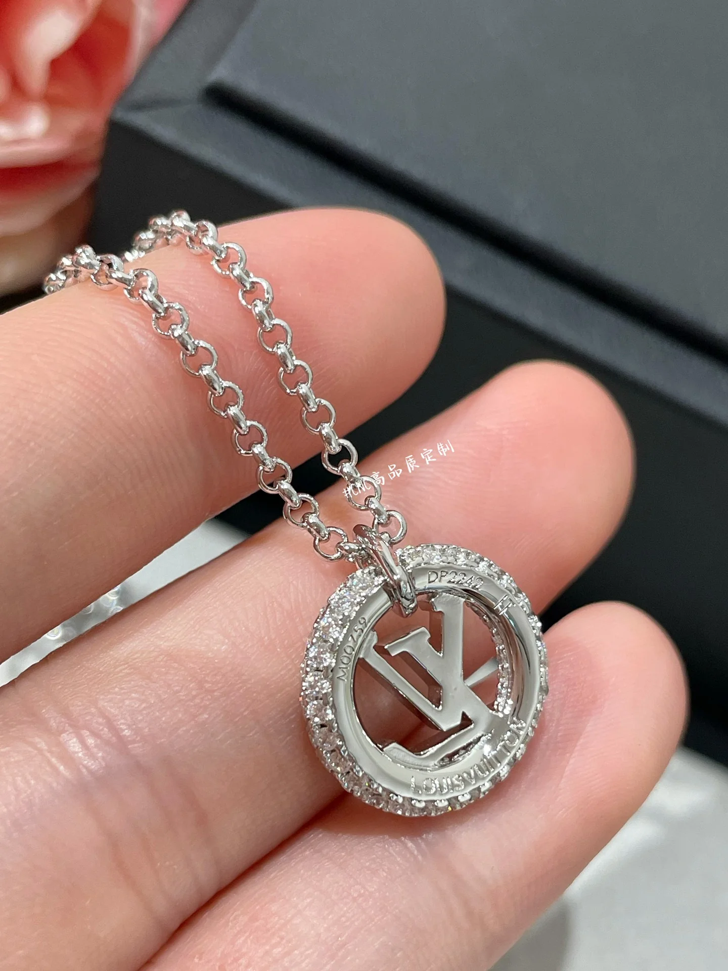 LV - Колье - Серебро 013