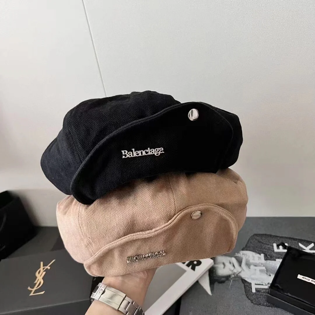 Кепка Balenciaga Cloud Newsboy