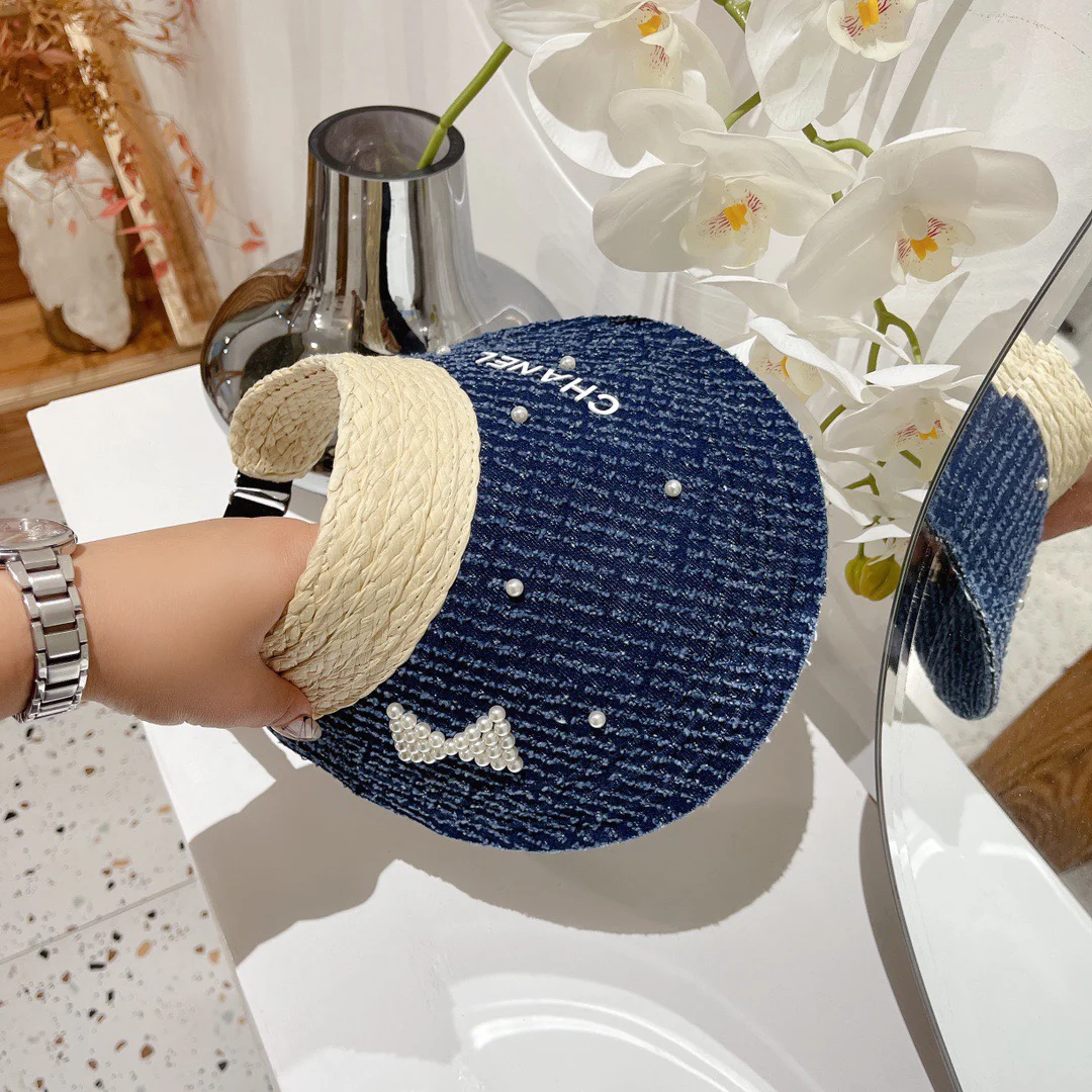 Солнцезащитная шляпа Chanel из джинсовой ткани с бисером