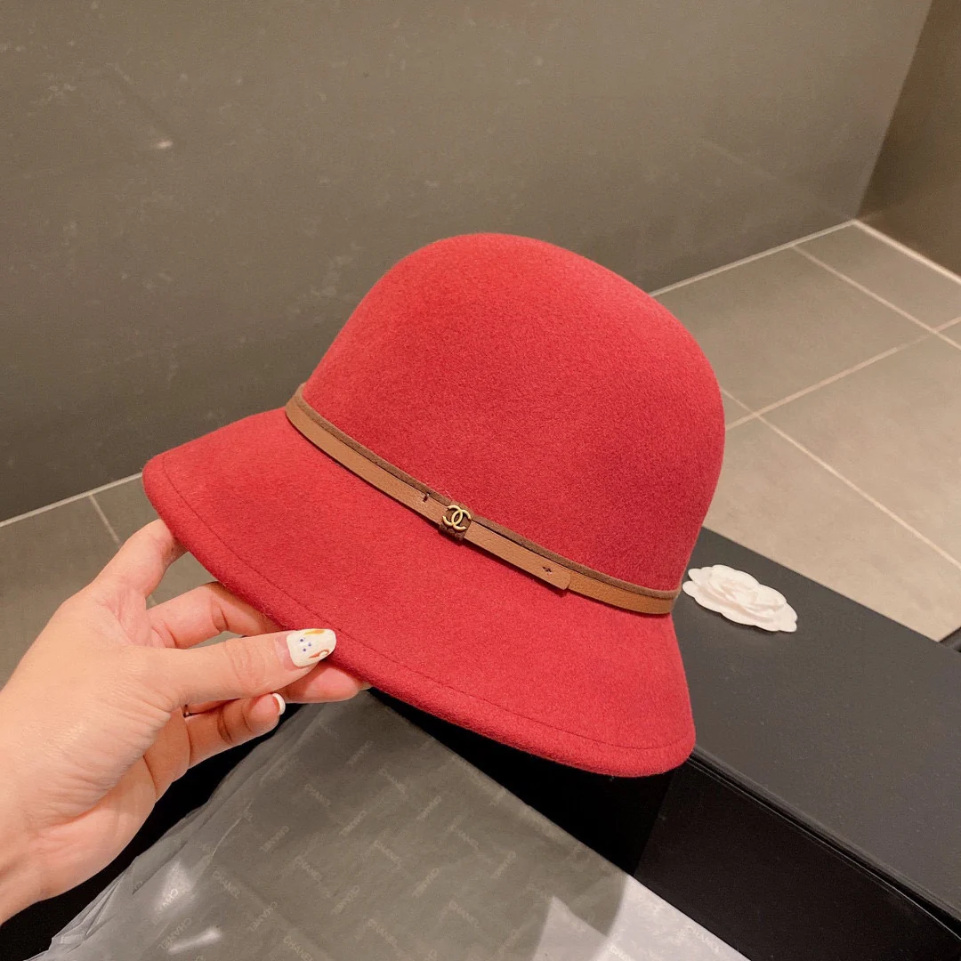 Chanel - Шерстяная шляпа - Красная