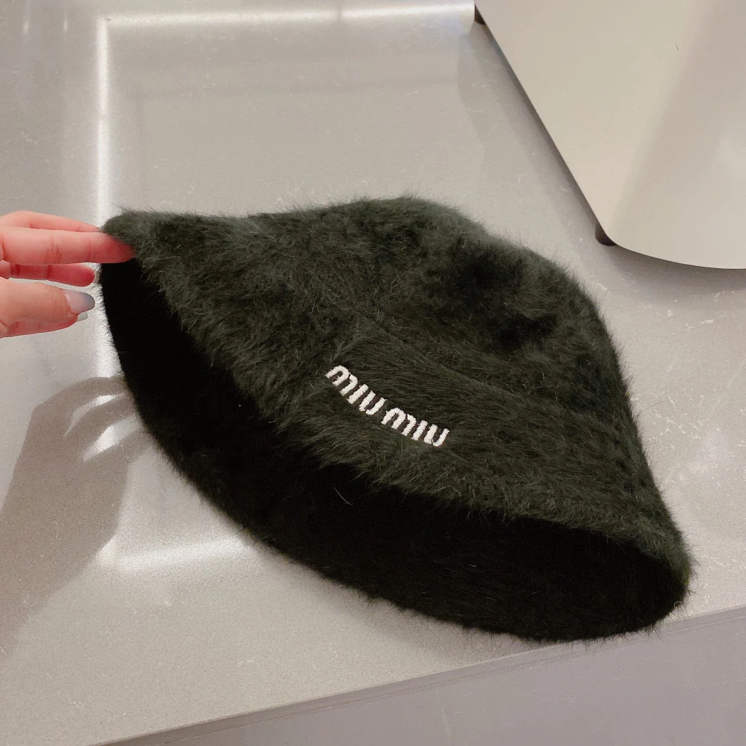 Miu Miu - Рыбацкая шляпа из кроличьего меха - Черная - 1