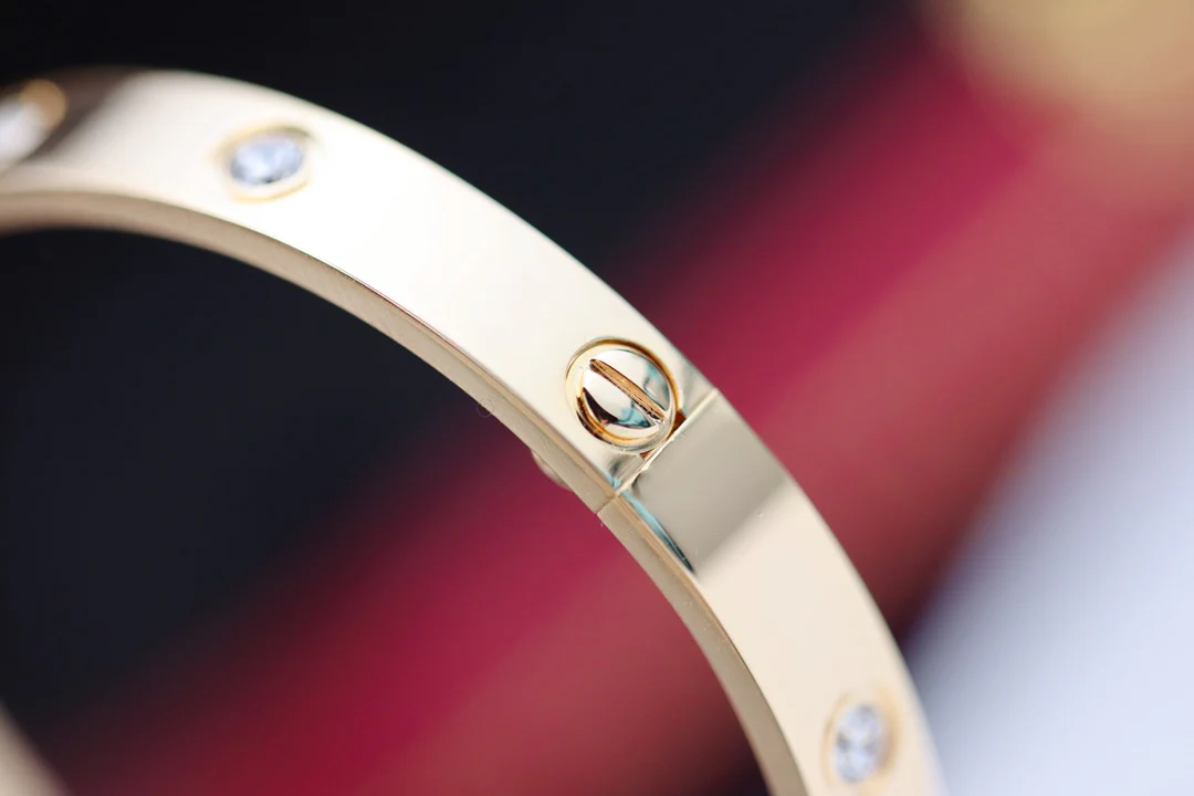 Широкий браслет Cartier Love с 10 бриллиантами