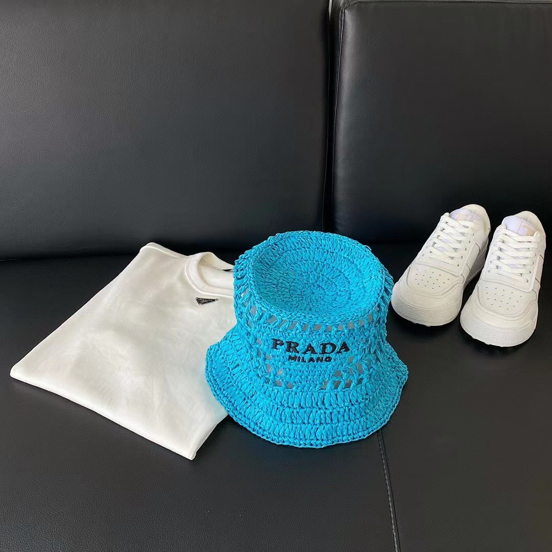Новинка сезона весна/лето 2023 от Prada - Ажурная рыбацкая шляпа - Синяя