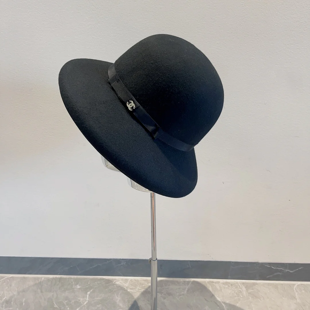 Chanel - Маленькая шерстяная панама Double C SU6