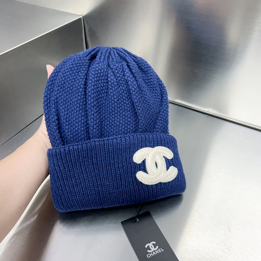 Chanel - Универсальная вязаная шапка с двойной буквой С
