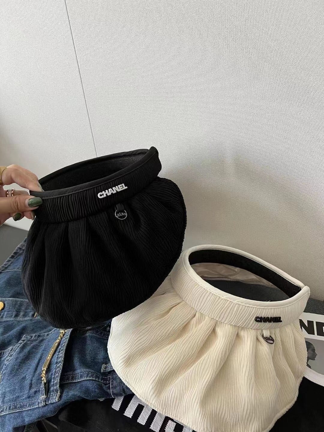 Солнцезащитная шляпа Chanel с открытым верхом - UVA