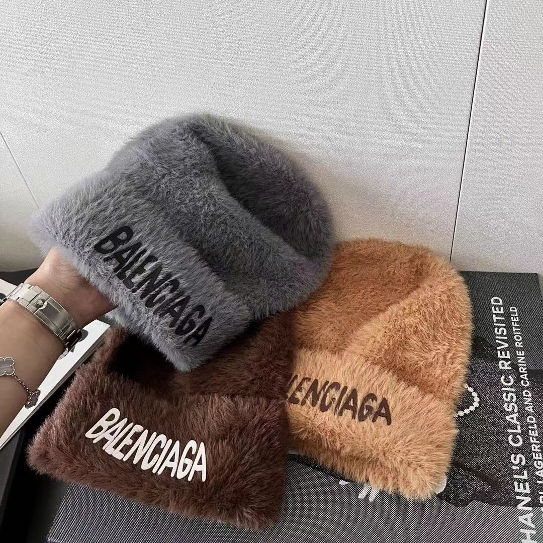 Balenciaga - Шапка
