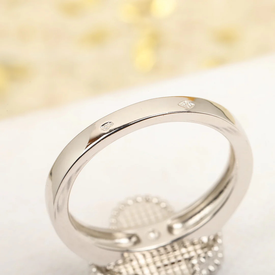 Ван Век - Кольцо 022