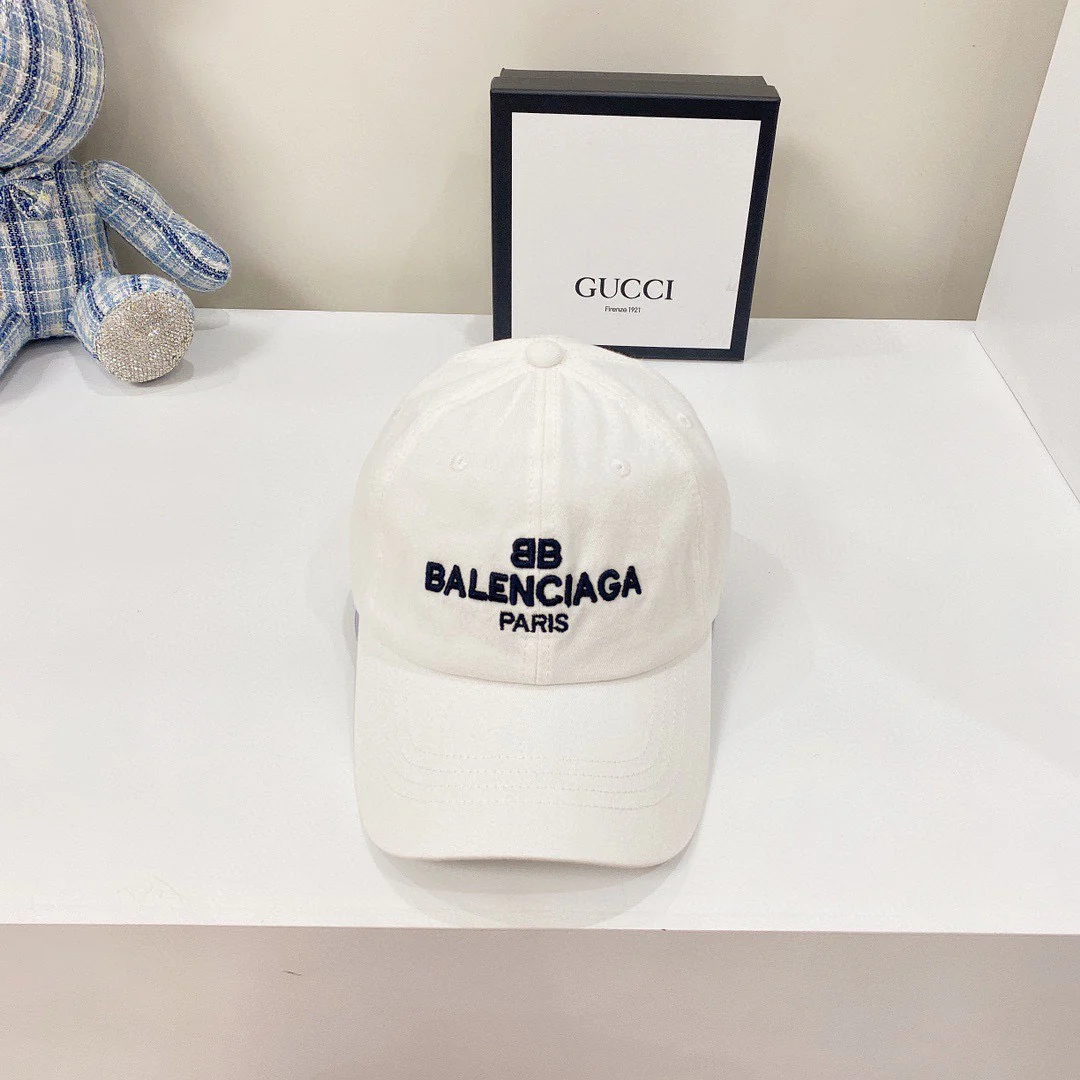 Balenciaga - Классическая бейсболка с вышивкой