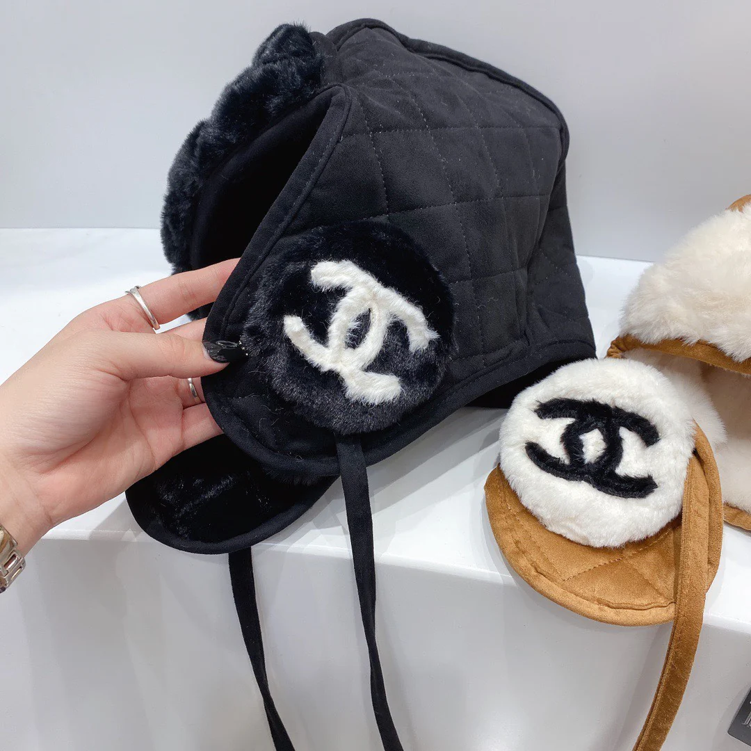 Chanel - Шляпа-?разрушитель ушей? - Черная