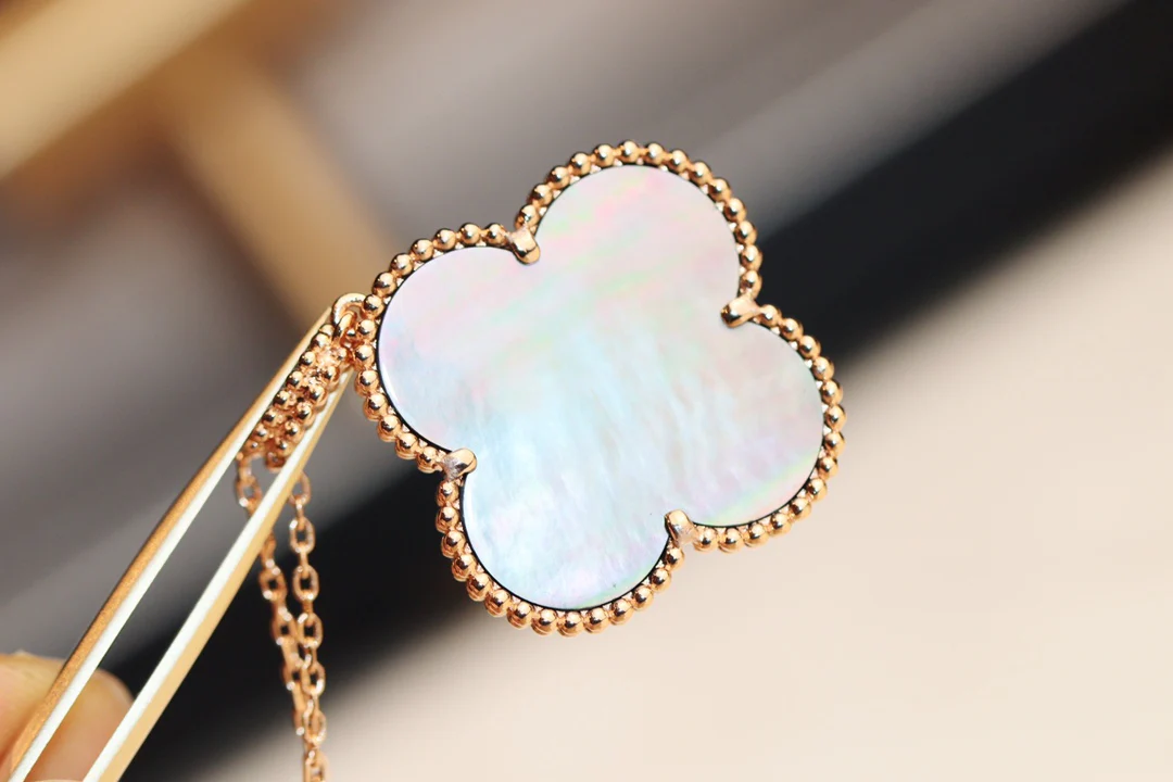 Колье VCA - Множество деталей