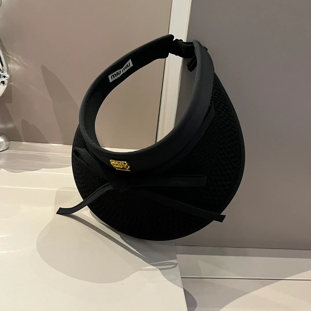 Miu Miu - Новая вязаная солнцезащитная шляпа на завязках - Черная