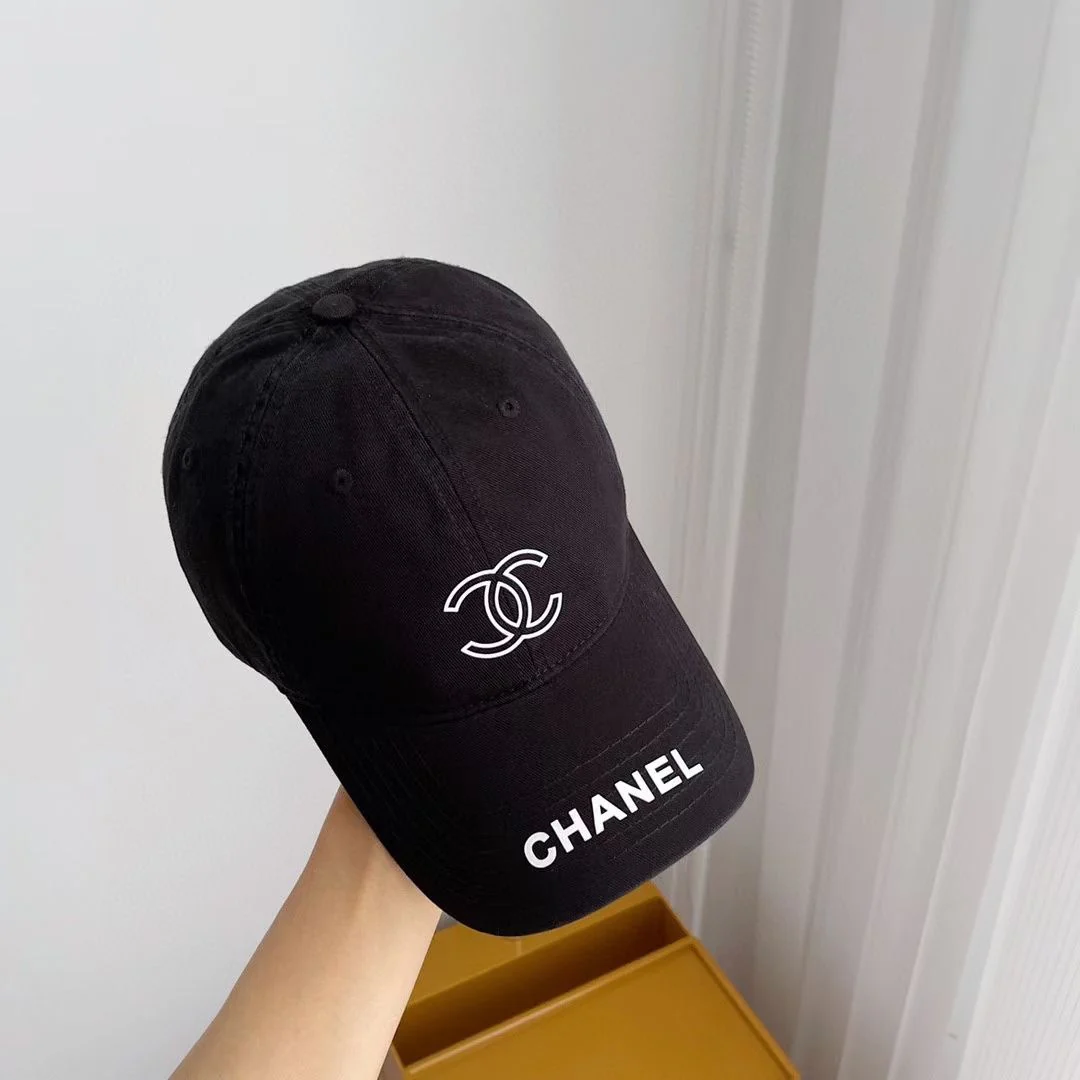 Chanel - Простая и универсальная бейсболка с двойным логотипом C - Черная