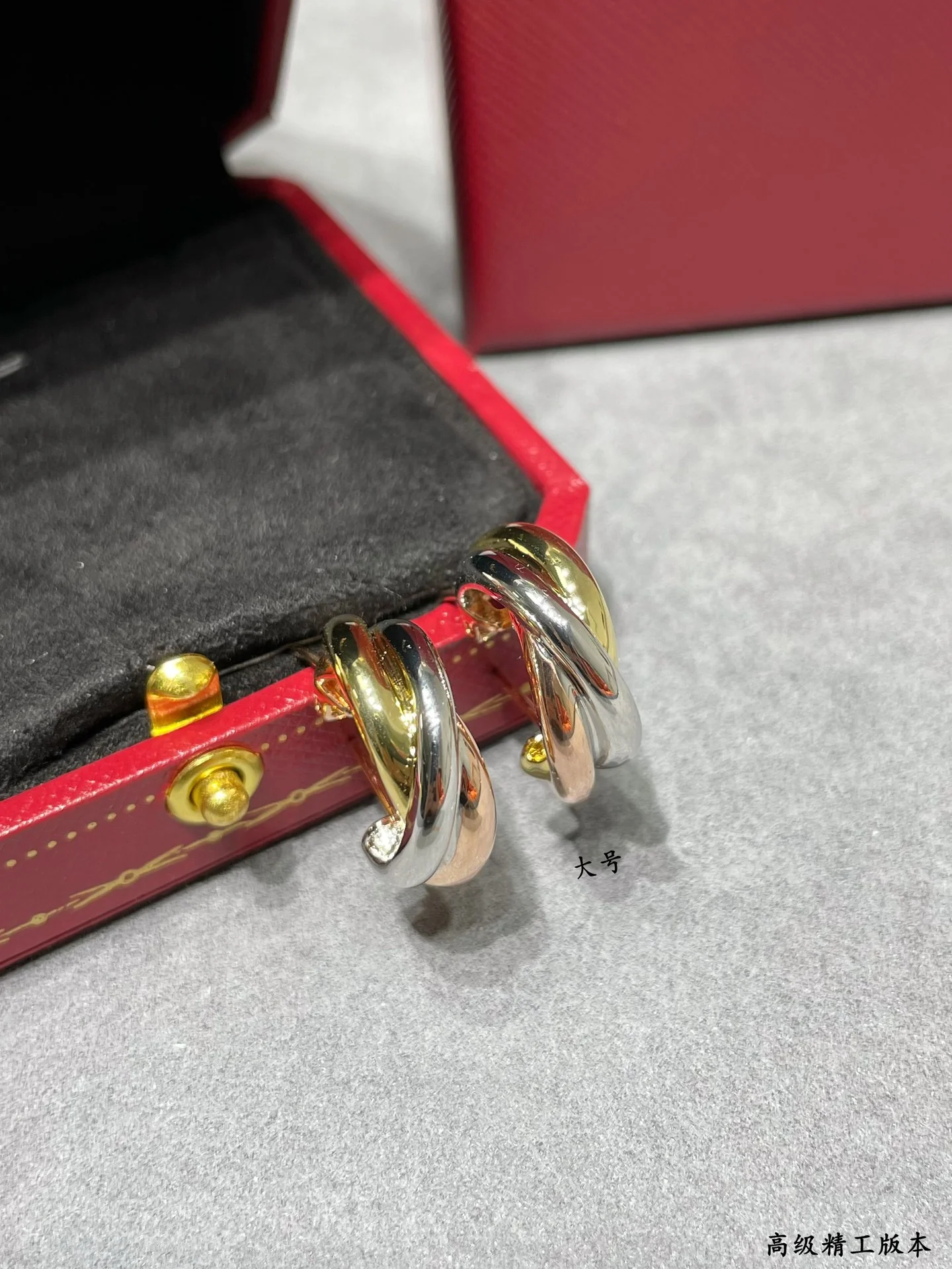 Серьги Cartier 043