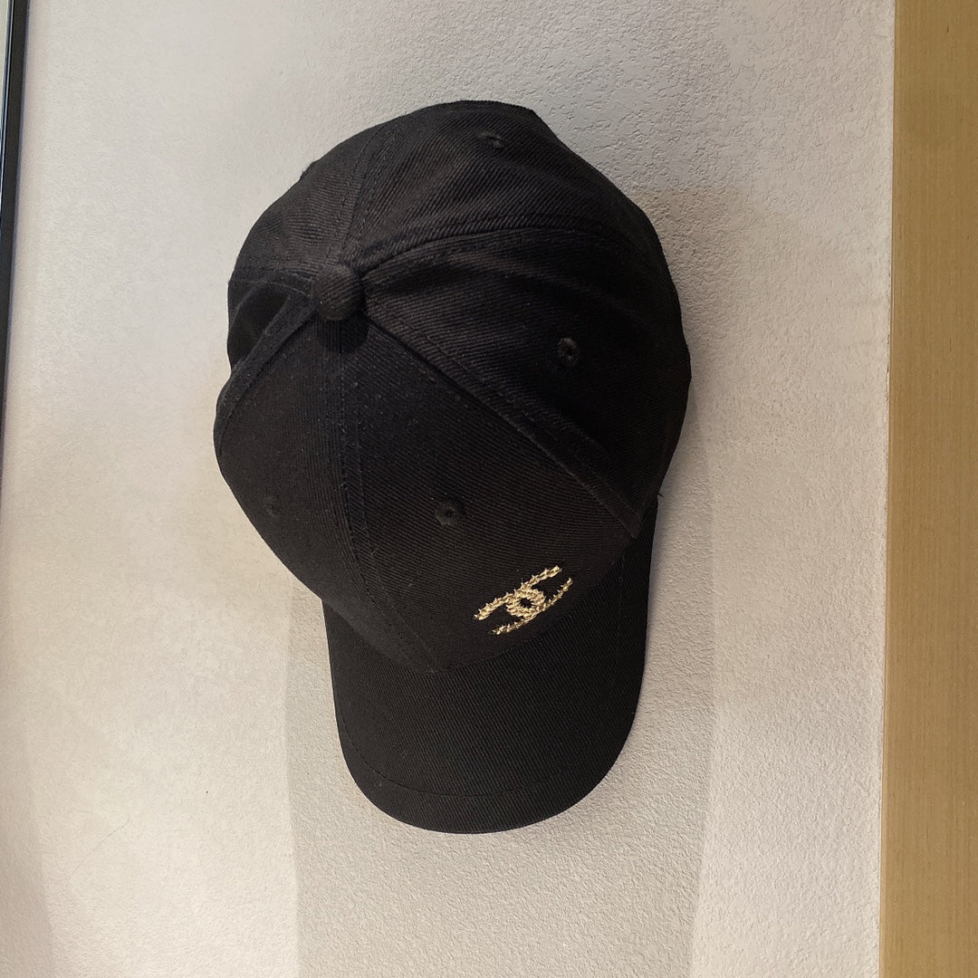 Chanel - Черная бейсболка