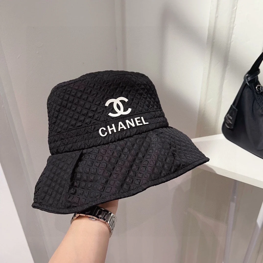Chanel - Рыбацкая шляпа с плиссированной тканью - Черная