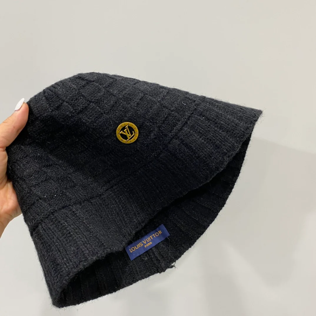 LV - Вязаная рыбацкая шапка