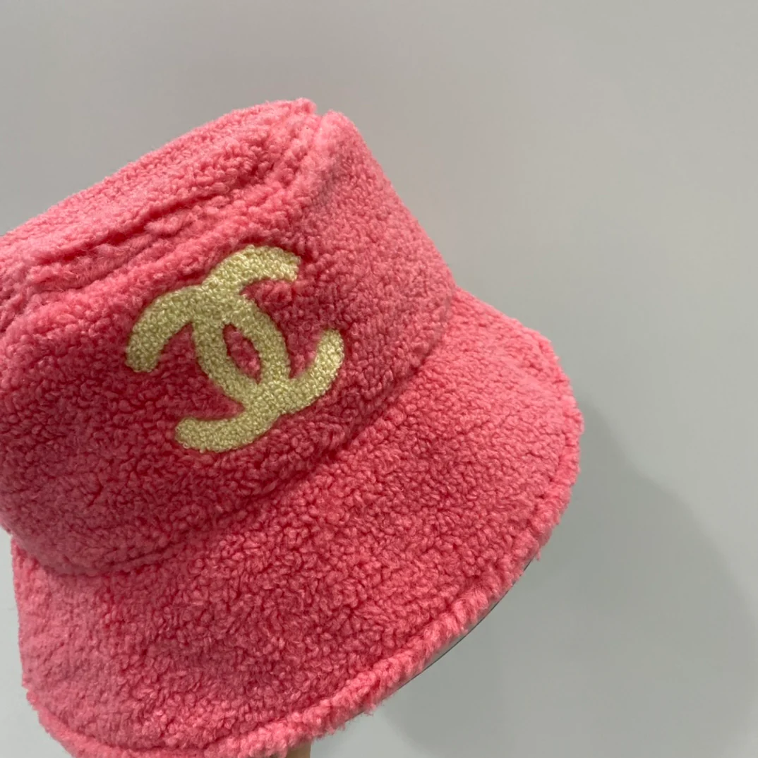 Chanel - Рыбацкая шляпа из овчины - Розовая