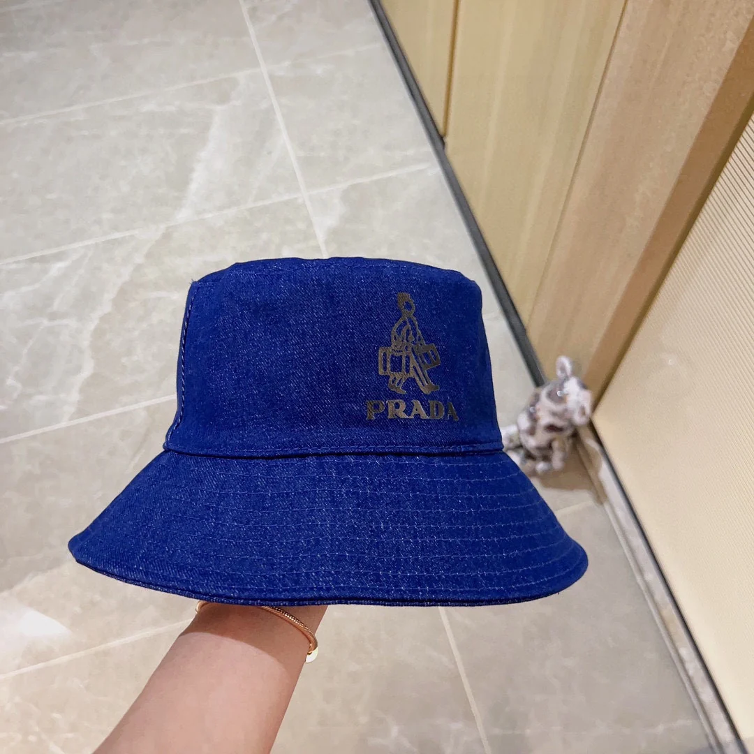 Новинка сезона весна/лето 2023 от Prada - Двусторонняя джинсовая панама - Синяя